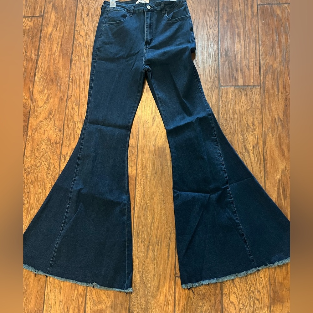 Large Never worn Three Bird Nest Presley Super flare jeans